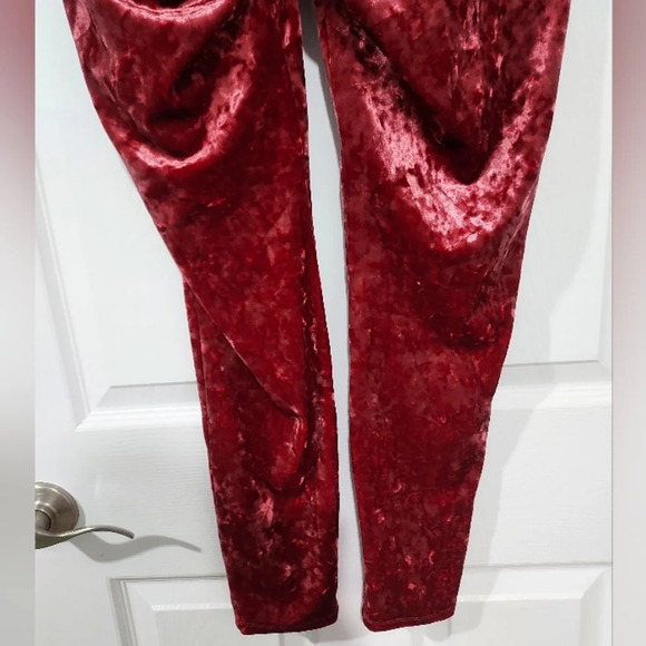 Torrid Rhubarb Red Full Length Crushed Velvet Pocket Legging in Size 2 / 18-20 - Picture 9 of 12